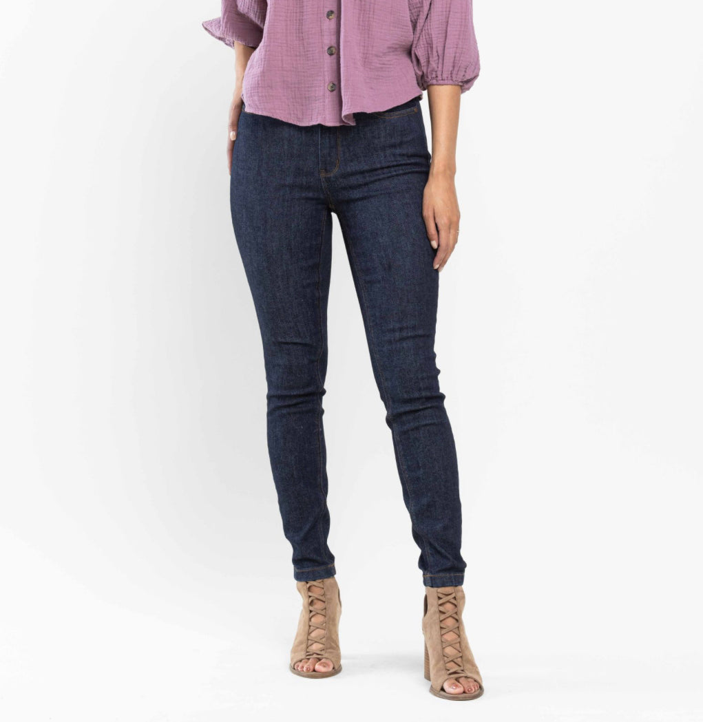 Judy Blue dark wash skinny jeans