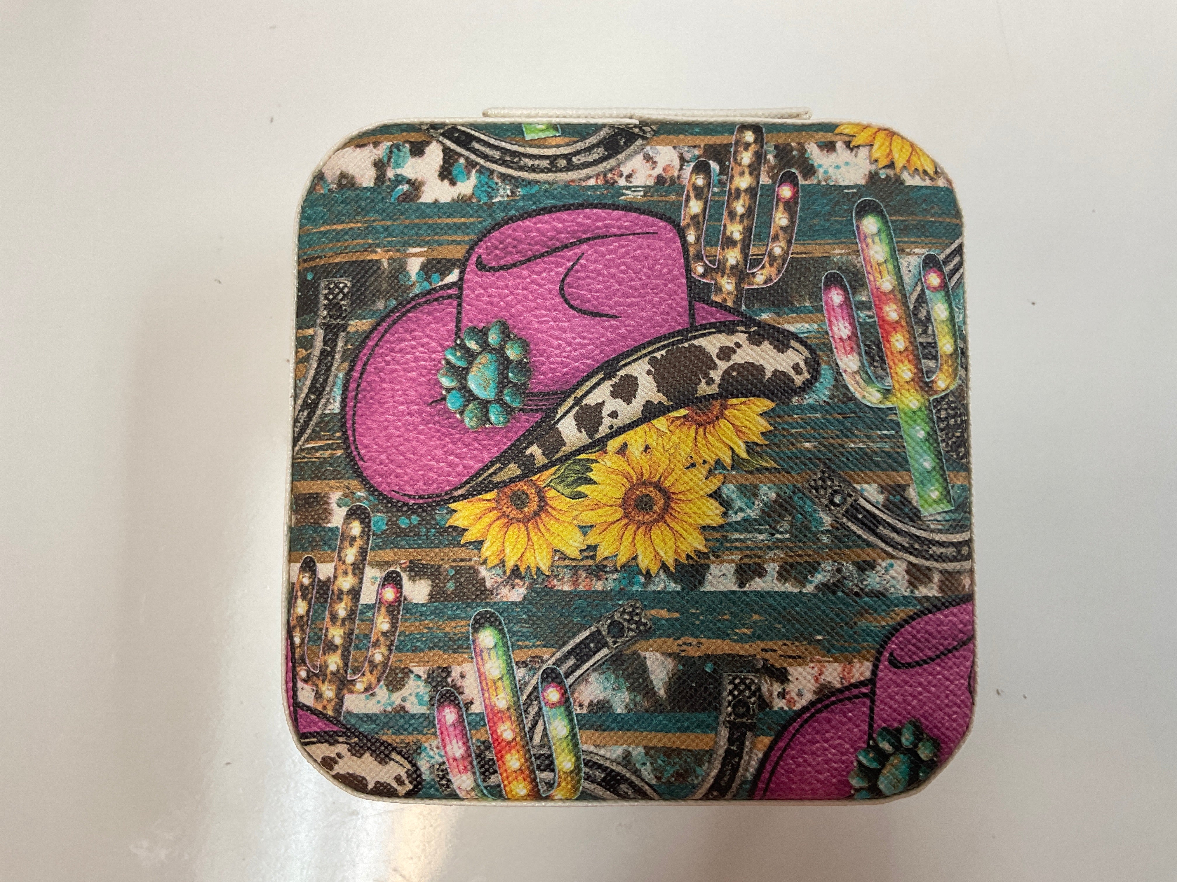 Travel jewelry box